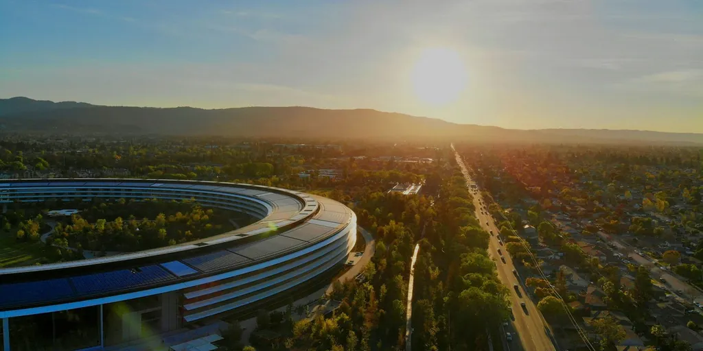 アップル、CFO交代を近日中に実施すると発表、後任にルカ・マエストリ氏を指名